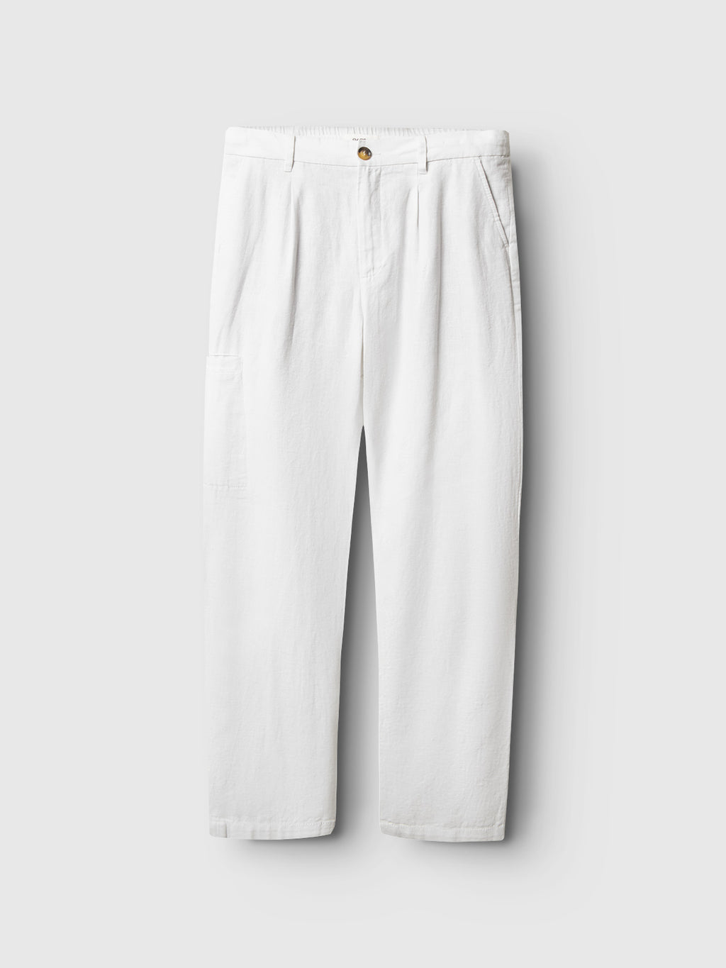 The Gabba Napoli 19 Side Lino - White features a high-waist, straight-leg linen design with front pleats, side pockets, and a button closure—blending style and comfort against a plain light gray backdrop.