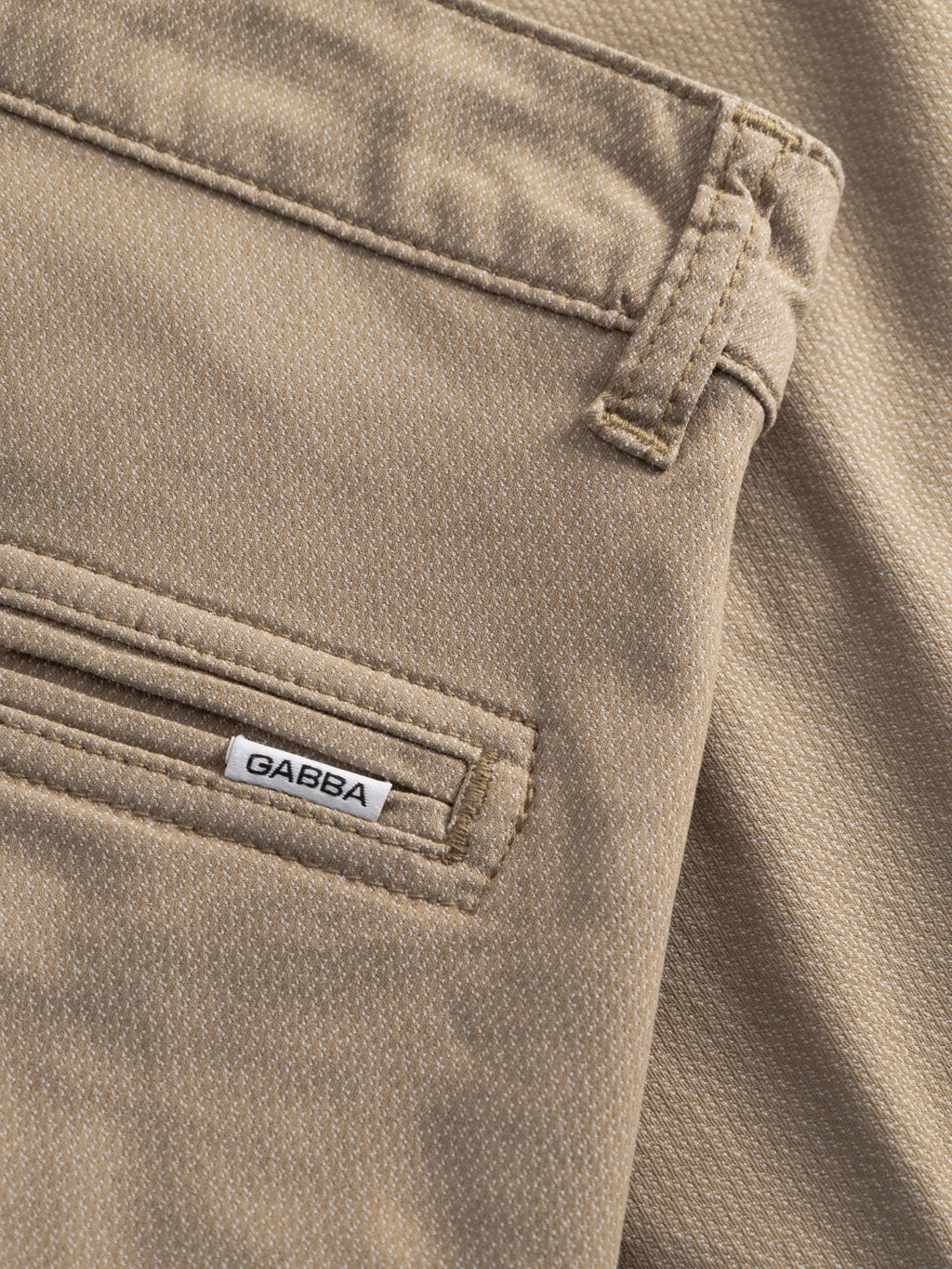 Close-up of Gabba GABjet K3280 Dale Shorts in sand, featuring a back pocket with a white Gabba label and detailed stitching—ideal for those who value refined, versatile shorts.