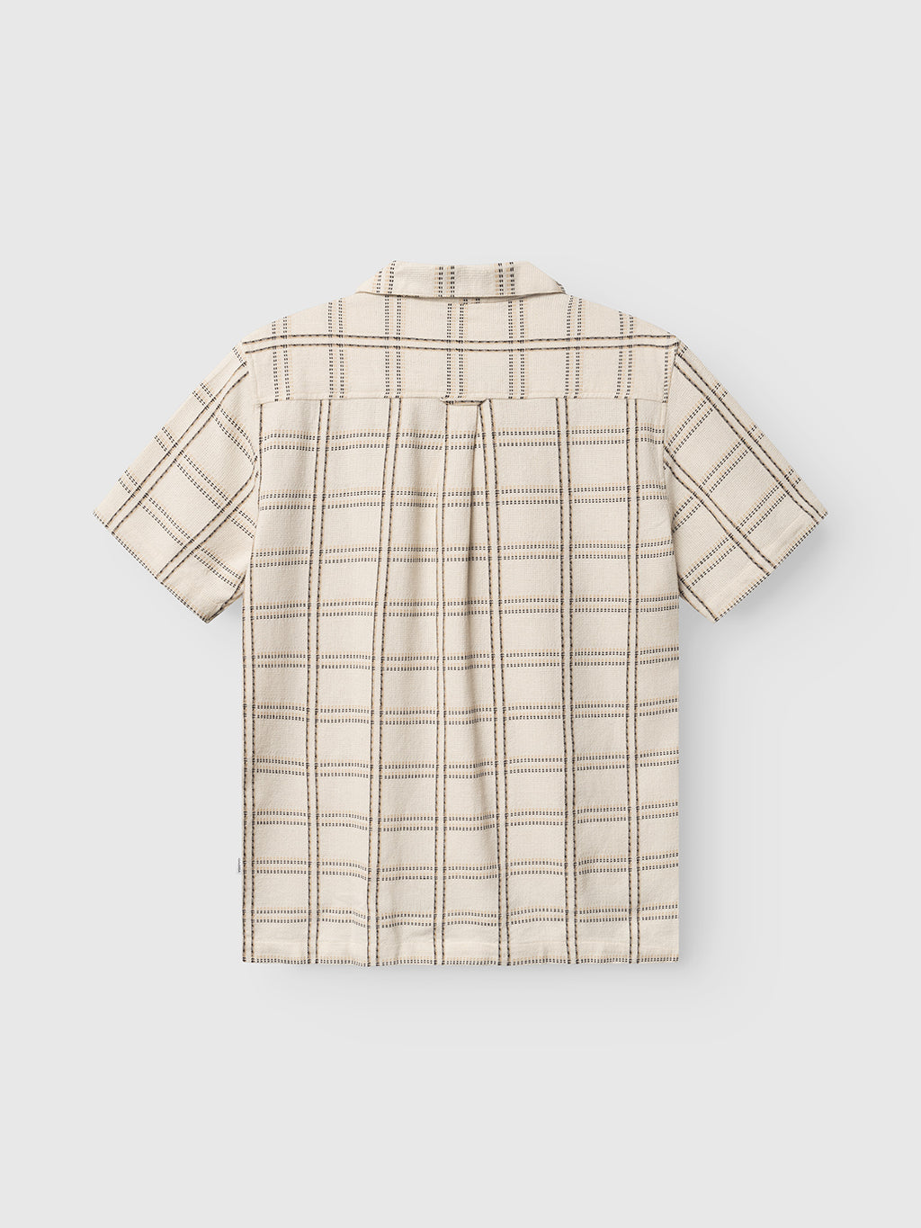 Gabba GABsven Reg Resort Wire SS Shirt in beige check, shown from the back. Features a brown pattern, center pleat, and spread collar.