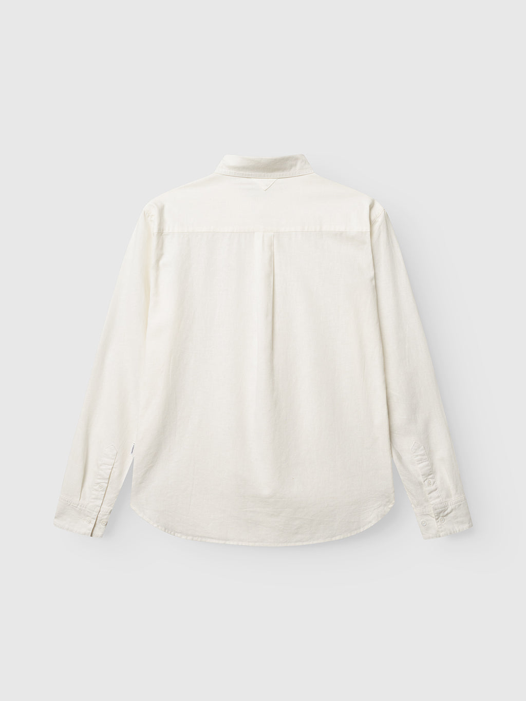 Back view of the Gabba GABsven Reg Lins LS Shirt in off white, a regular fit linen-blend shirt with classic collar and buttoned cuffs, shown against a plain light gray background.