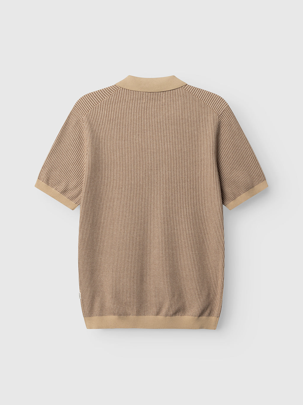 Back view of the Gabba GABoswald Retro SS Knit polo in Walnut, featuring short sleeves, ribbed knit texture, and matching collar, cuffs, and hem. Displayed on a plain white background.