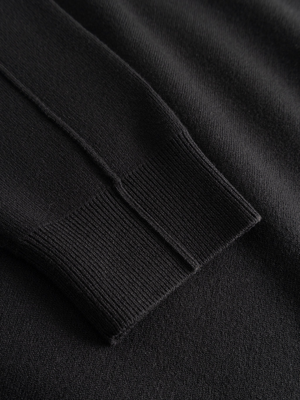Close-up of the Gabba GABadriel O-Neck Lume LS Knit sweater in Meteorite, highlighting the fine ribbed viscose blend knit texture and detailed cuff.