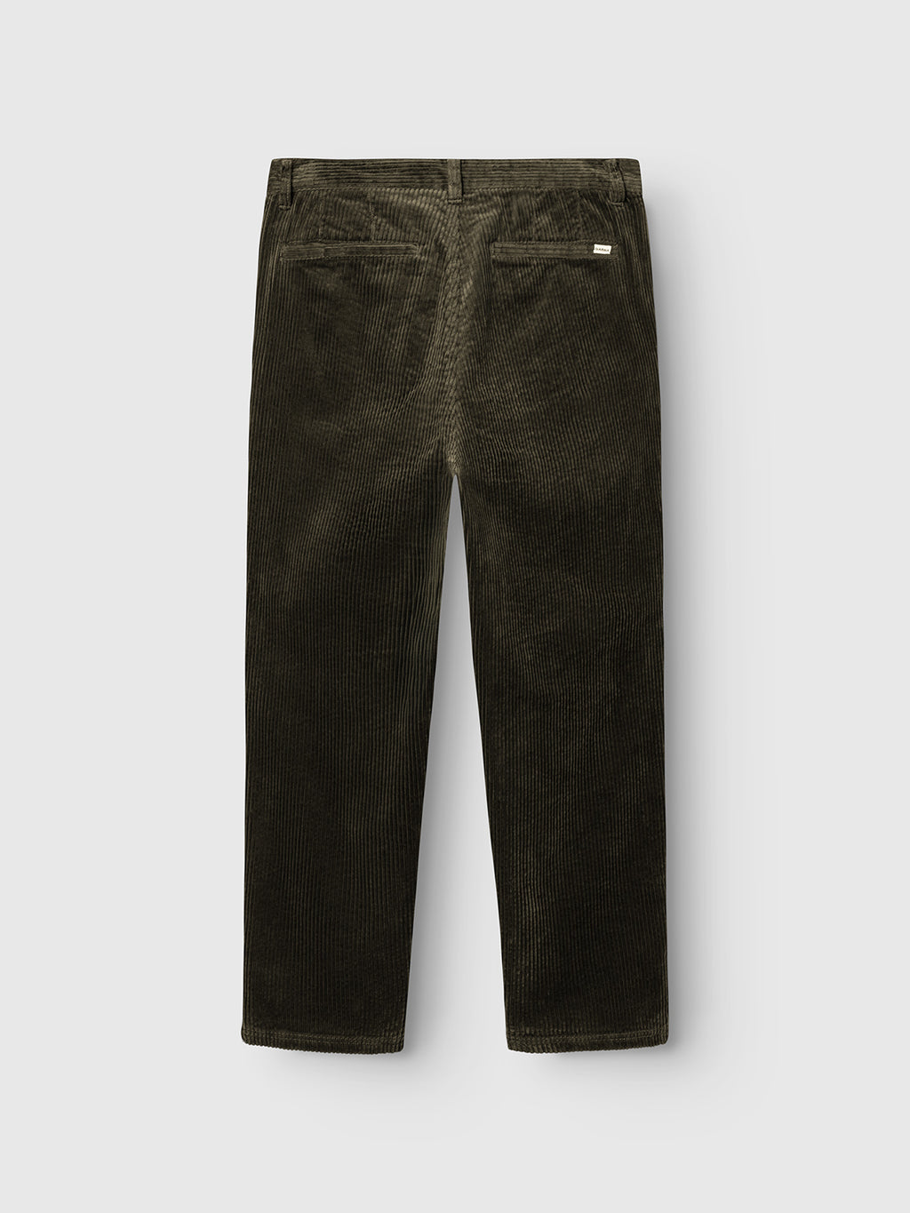 The Gabba GABjoe Nopleats Ibre Pant in Forest Night is displayed from the back, showcasing its dark green tapered fit, two back pockets, and a small logo tag above the right pocket, laid flat on a light gray background.