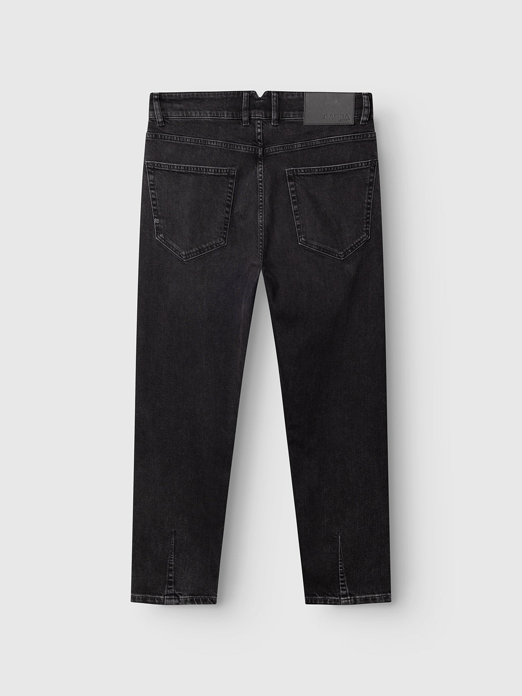 The Gabba GABalex Cropped Blerb WW0031 Jeans in black denim are crafted from high-density fabric for durability and comfort, featuring two back pockets and subtle slits at the bottom of each leg.